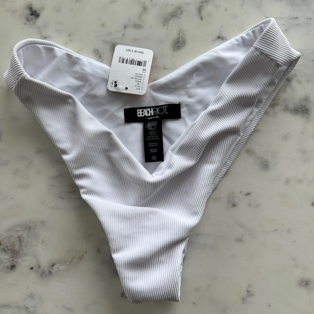 Beach riot white ribbed v shape swim bottom size medium